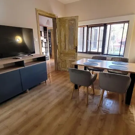Elegant Loft Library بلوفديف