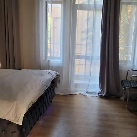 Elegant Loft Library بلوفديف