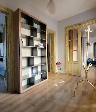 Elegant Loft Library شقة