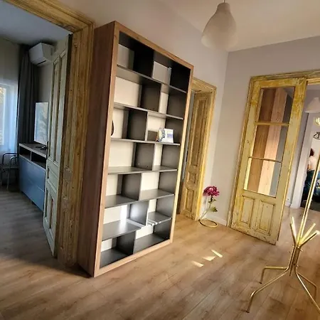 Elegant Loft Library شقة بلوفديف