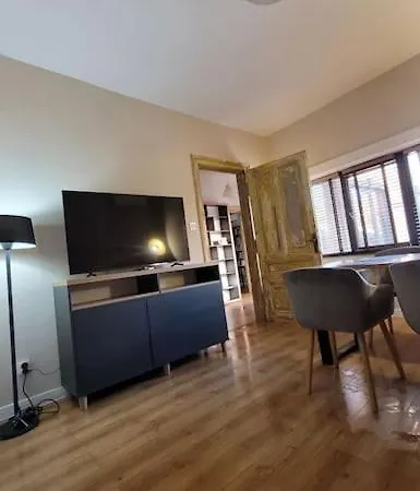 Elegant Loft Library شقة