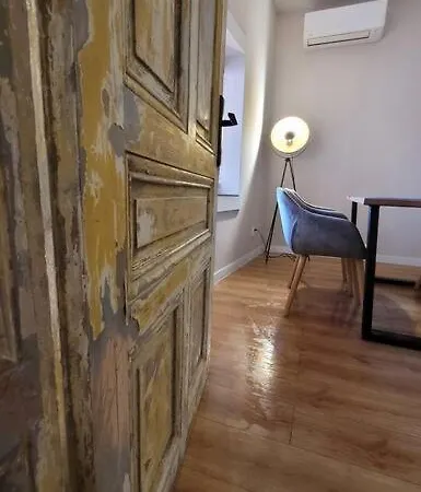 Elegant Loft Library شقة *